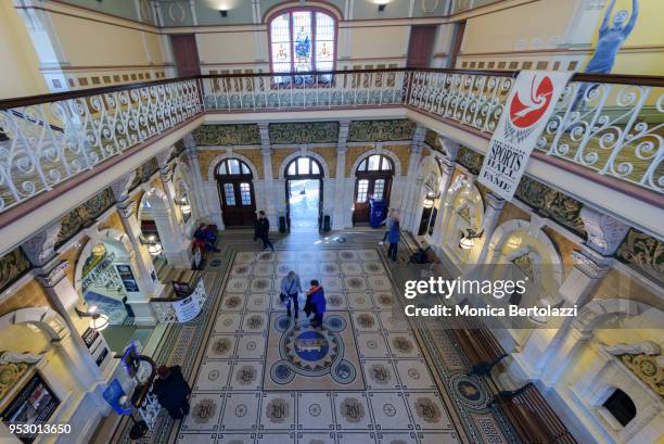 internal area of the dunedin train station - bertolazzi photos et images de collection