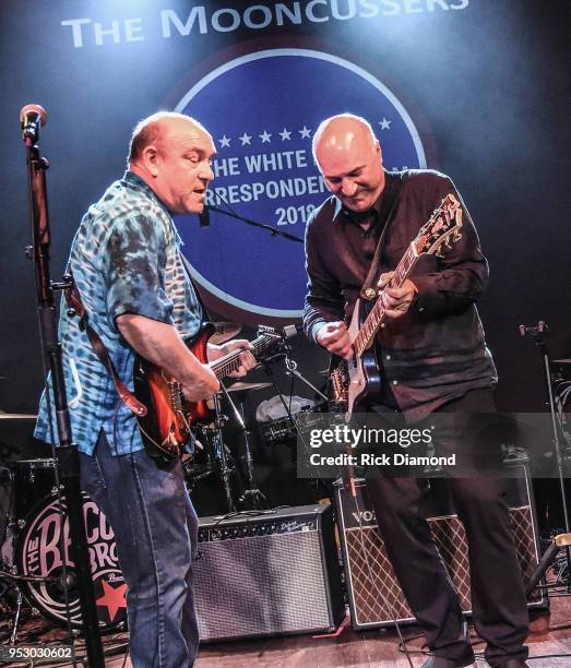 Steve Liesman of The Mooncussers and Kevin O'Leary of TV's Shark Tank perform during Mother Nature Network Presents White House Correspondents' Jam...