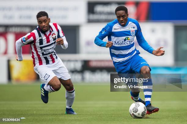 Giliano Wijnaldum of Willem II, Queensy Menig of PEC Zwolle during the Dutch Eredivisie match between PEC Zwolle and Willem II Tilburg at the...