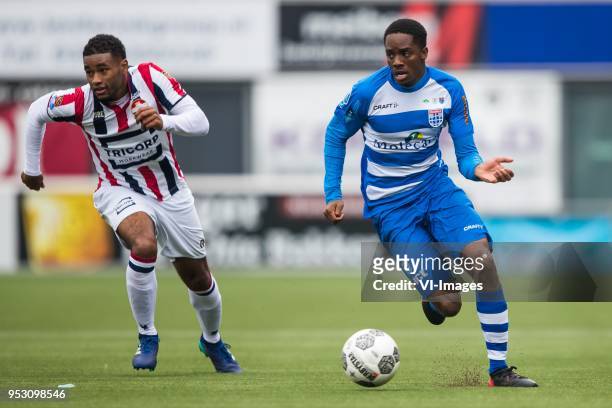 Giliano Wijnaldum of Willem II, Queensy Menig of PEC Zwolle during the Dutch Eredivisie match between PEC Zwolle and Willem II Tilburg at the...