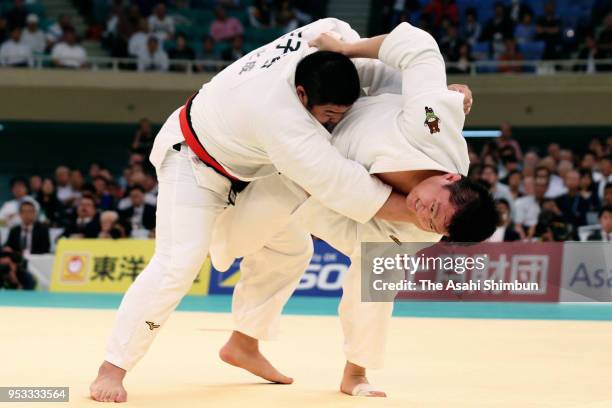 Hisayoshi Harasawa and Takeshi Ojitani compete in the final during the All Japan Judo Championship at the Nippon Budokan on April 29, 2018 in Tokyo,...