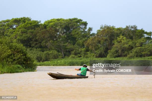 Brazil, Mato Grosso, Pantanal area, fisherman on the river Cuiaba.