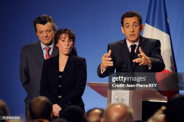 Nicolas Sarkozy, Fadela Amara et Jean-Louis Borloo ont présenté une nouvelle politique pour les banlieues à Paris le 8 février 2008, France.