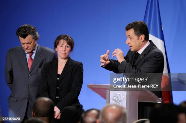 Le président de la république a présenté uen nouvelle politique pour les banlieues à Paris le 8 février 2008, France.