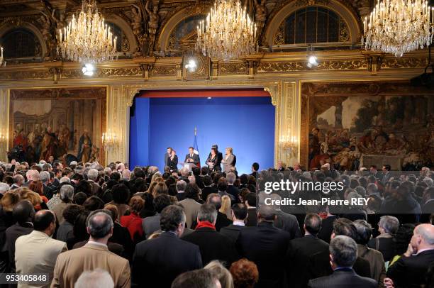 Nicolas Sarkozy a présenté uen nouvelle politique pour les banlieues à Paris le 8 février 2008, France.