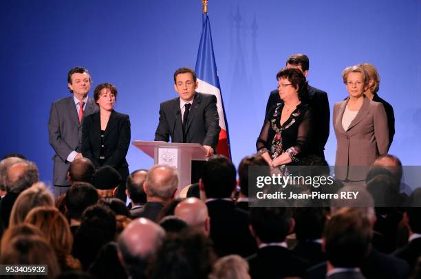 Nicolas Sarkozy a présenté uen nouvelle politique pour les banlieues à Paris le 8 février 2008, France.