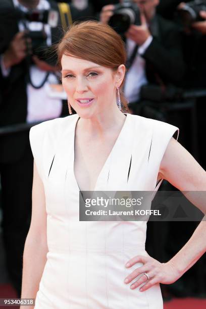 Julianne Moore attends the 'Money Monster' premiere during the 69th annual Cannes Film Festival at the Palais des Festivals on May 12, 2016 in...