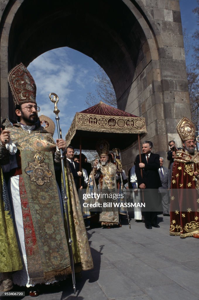 Cérémonie d'investiture de Garéguine Ier Sarkissian à Etchmiadzin