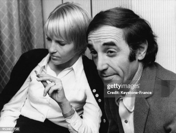 Charles Aznavour et son épouse Ulla à la conférence de presse donnée avant son concert à Copenhague, Danemark.