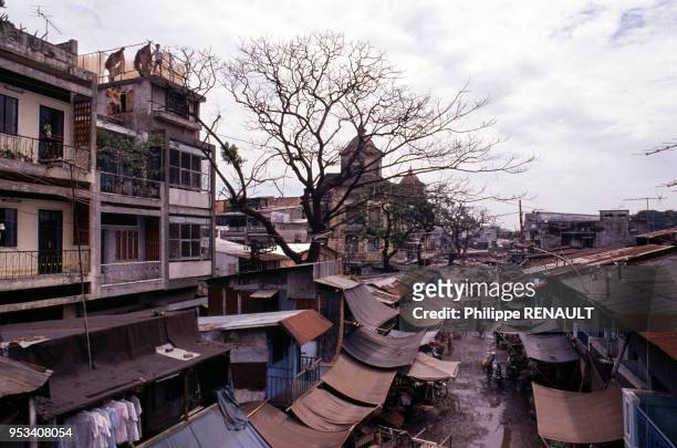 Rue commerçante en octobre 1989 à Hô-Chi-Minh-Ville au Viêt Nam.