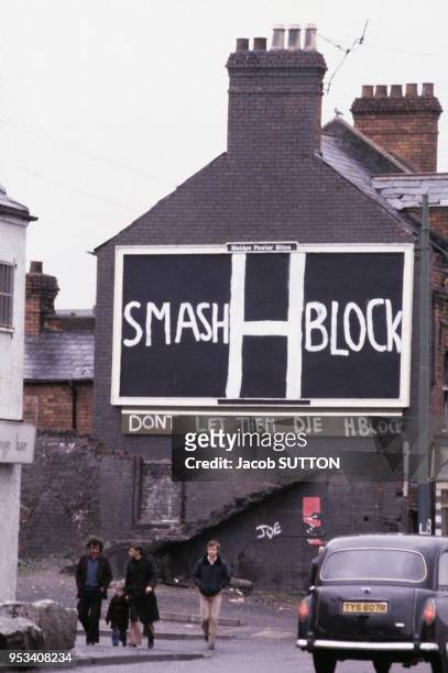 Peinture murale du "Smash H Block Committee" en 1981 à Belfast en Irlande du Nord.