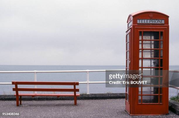 Cabine téléphonique en avril 1987 en Irlande du Nord.