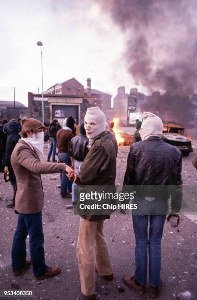 Emeutes à Belfast après la mort de Bobby Sands en mai 1981 en Irlande du Nord au Royaume-Uni.