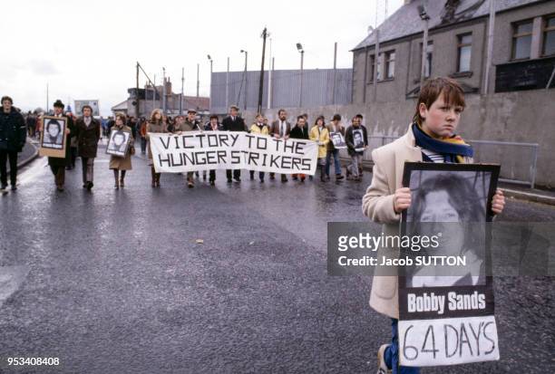 Manifestation de soutien au prisonnier politique Bobby Sands membre de l'IRA en mai 1981 à Belfast en Irlande du Nord.