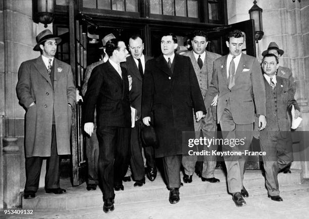 Monsieur Gromyko , avec la délégation soviétique sortant du building de Hunter College après la seconde séance du conseil de sécurité des Nations...