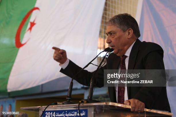 Ali Benflis candidat aux elections presidentielles lors d'un meeting le 5 avril 2014, Biskra, Algérie.