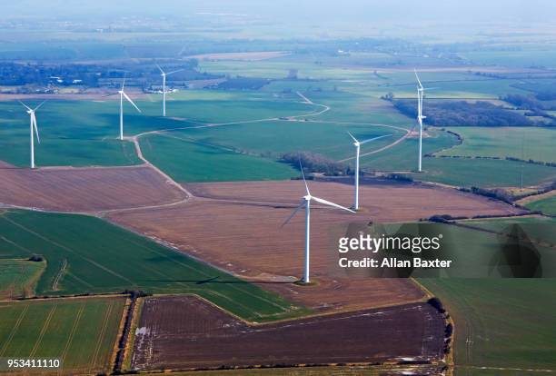 aerial view of 'cotton mill' wind farm in cambridgeshire - cambridgeshire stockfoto's en -beelden