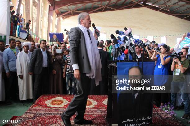 Meeting d'Abdelmalek Sellal directeur de campagne d'Abdelaziz Bouteflika le 9 avril 2014 à Ménéa, Algérie.