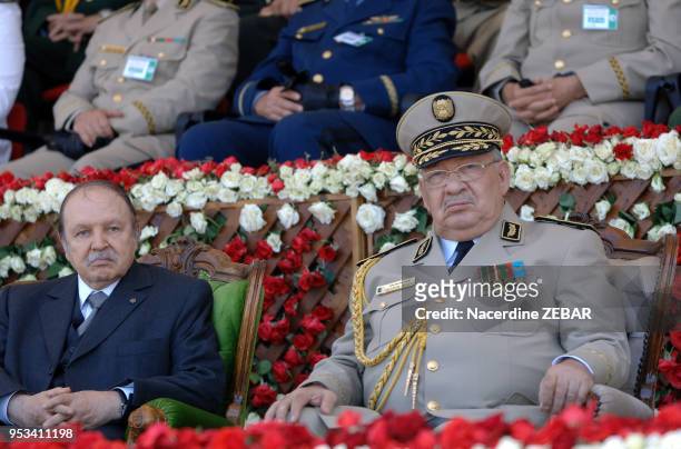 Le president algerien Abdelaziz Bouteflika et le general Ahmed Gaid Salah chef d'etat major de l'armee algerienne assiste aux commemorations de la...
