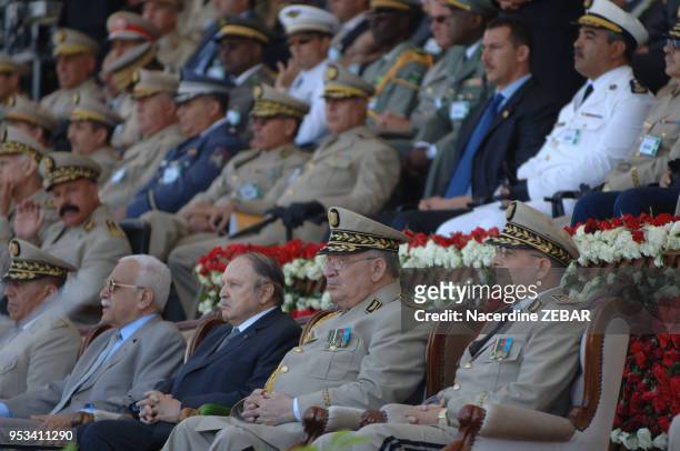 Le president algerien Abdelaziz Bouteflika et le general Ahmed Gaid Salah chef d'etat major de l'armee algerienne assiste aux commemorations de la...