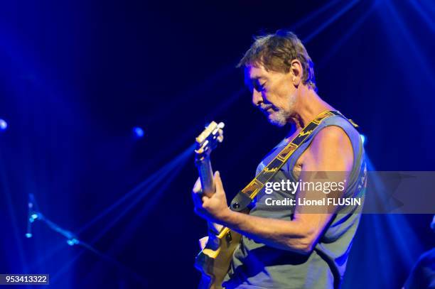 Chris Rea en concert le 5 juillet 2014 au Montreux Jazz Festival, Suisse.