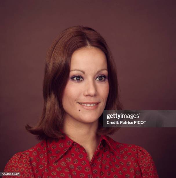 Portrait de l'actrice française Claudine Auger en 1996, Paris, France.