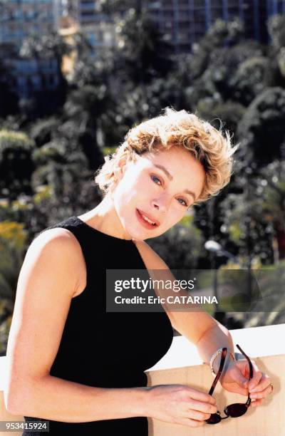 Portrait de l'actrice française Grace de Capitani en février 1999 à Monte-Carlo, Monaco.
