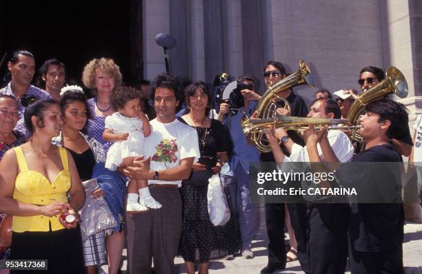 Baptême de Myriam la fille de Chico, membre des Gipsy Kings en juillet 1990, France.