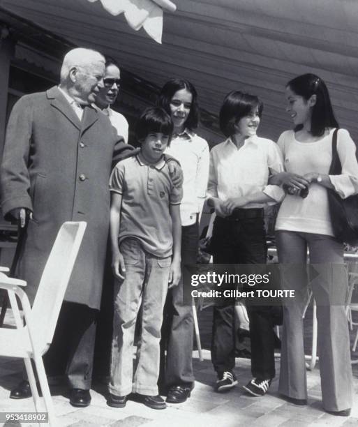 Charlie Chaplin en famille dans le sud de la France au début des années 70. Circa 1970.