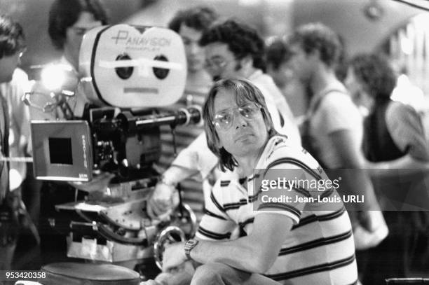 Le réalisateur Just Jaeckin pendant le tournage du film 'Girls' en août 1979 à Paris, France.