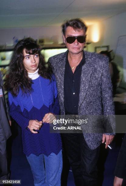 Johnny Hallyday et sa compagne Adeline Blondieau en novembre 1990 à Paris, France.