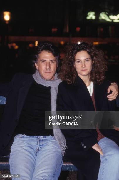 Dustin Hoffman et son épouse Lisa en janvier 1993 à Paris, France.