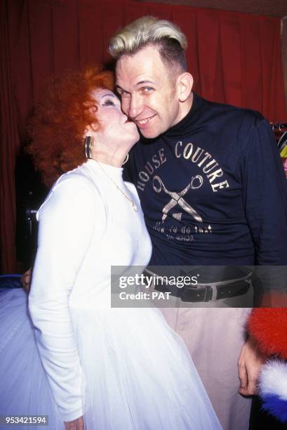 Jean Paul Gaultier et l'accordéoniste Yvette Horner au Casino de Paris en décembre 1990, France.