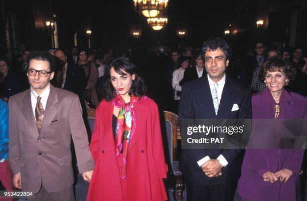 Enrico et Suzy Macias marient leur fille Jocya Macias avec Oury Milshtein en février 1992 à Paris, France.