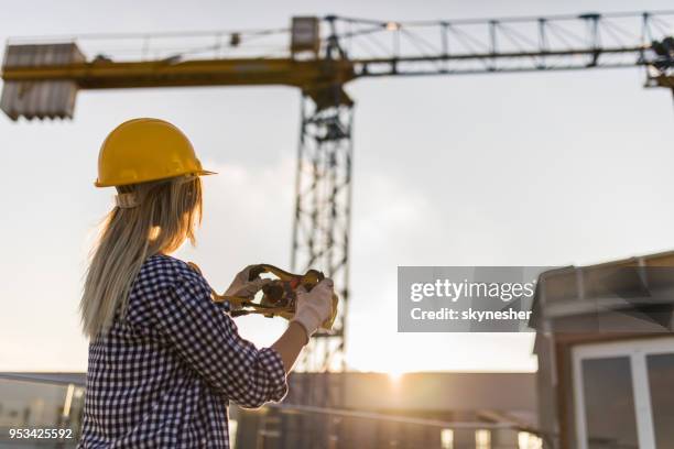 Operating Crane Construction Crane Operator Photos and Premium High Res Pictures ...