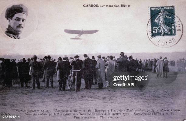 Carte postale montrant l'avion monoplan Blériot de Roland Garros en vol en 1919 en France.