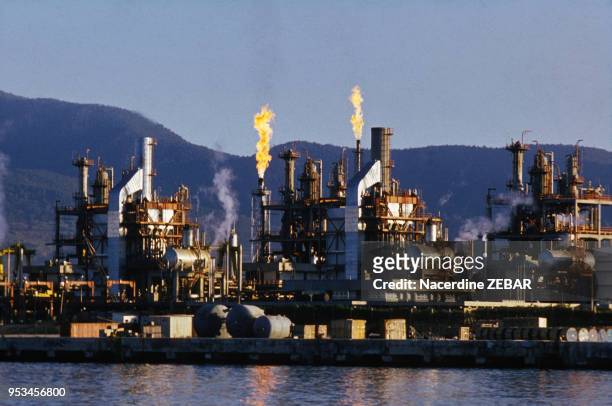 Usine de liquéfaction du gaz naturel circa 1990 à Skikda en Algérie.
