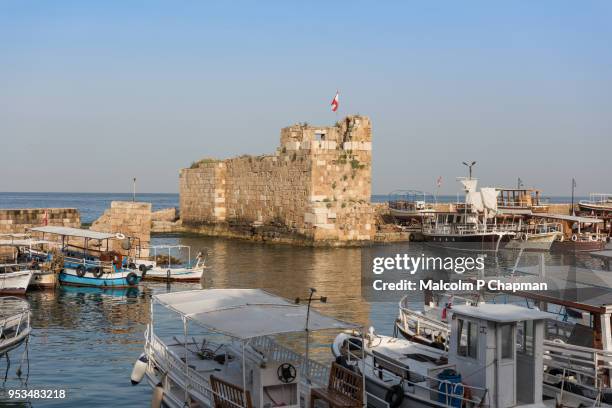 byblos harbour and ruins, jbeil, lebanon - byblos stockfoto's en -beelden