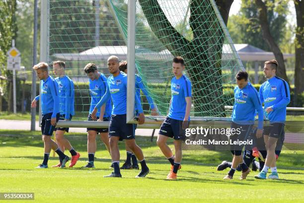 Per Skjelbred, Sidney Friede, Julius Kade, Vladimir Darida and Peter Pekarik of Hertha BSC during the training at Schenkendorfplatz on May 1, 2018 in...