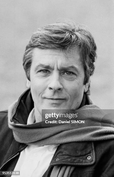 Alain Delon lors du tournage du téléfilm 'Cinéma' en avril 1988 à Paris, France.