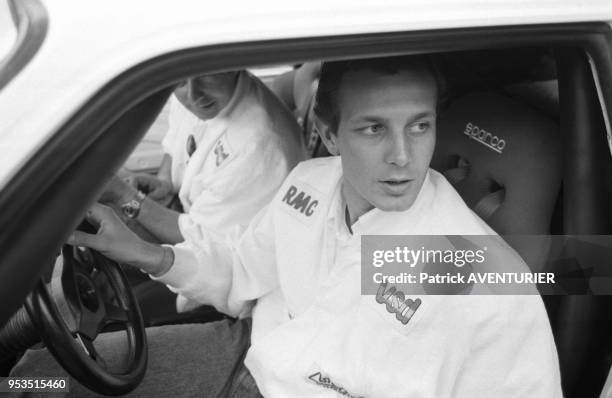 Stefano Casiraghi au volant de sa voiture lors du départ d'une course le 7 mai 1984 à Lyon, France.