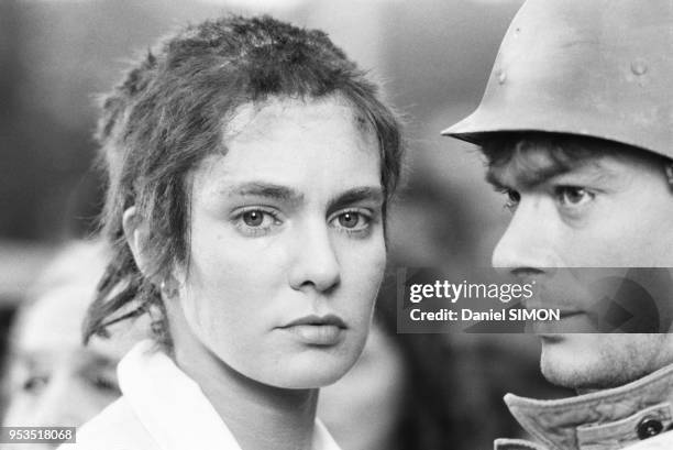 Anne Parillaud et Christian Rauth pendant le tournage du téléfilm 'Vincente' en juin 1984, France.