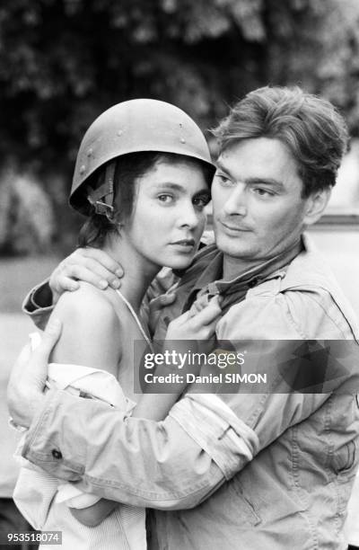 Anne Parillaud et Christian Rauth pendant le tournage du téléfilm 'Vincente' en juin 1984, France.