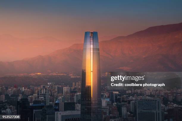 sunset view of santiago city - santiago região metropolitana de santiago - fotografias e filmes do acervo
