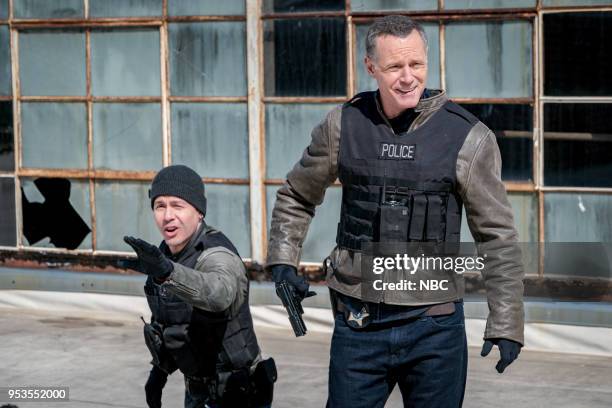 Homecoming" Episode 522 -- Pictured: Jon Seda as Antonio Dawson, Jason Beghe as Hank Voight --