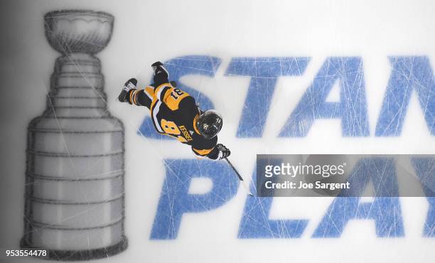 Phil Kessel of the Pittsburgh Penguins warms up against the Washington Capitals in Game Three of the Eastern Conference Second Round during the 2018...
