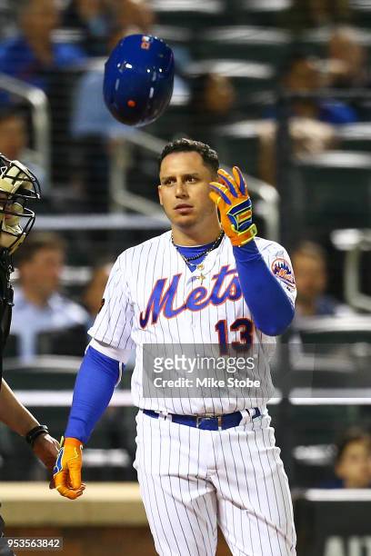 Asdrubal Cabrera of the New York Mets reacts after striking out in the fifth inning against the Atlanta Braves at Citi Field on May 1, 2018 in the...
