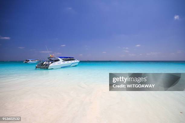 tachai island, phang-nga, thailand - tachai stockfoto's en -beelden