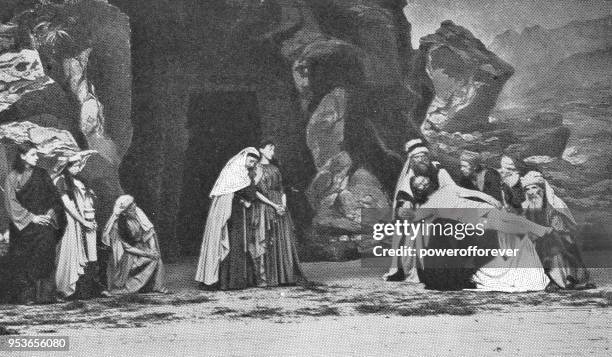 jesus wird in das grab am passionsspiel in oberammergau, deutschland - 19. jahrhundert gelegt. - alte deutsche filmschauspieler und schauspielerinnen stock-grafiken, -clipart, -cartoons und -symbole