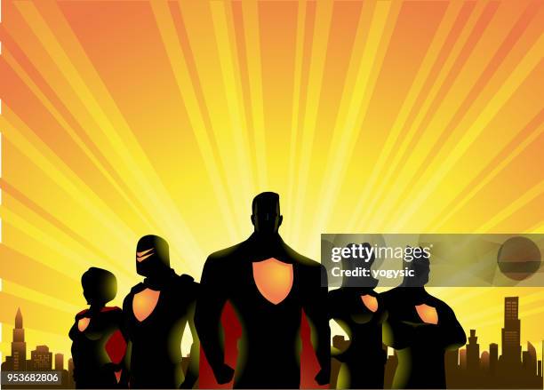 vektor superhelden-team silhouette mit stadt und sunrise hintergrund - superheld stock-grafiken, -clipart, -cartoons und -symbole